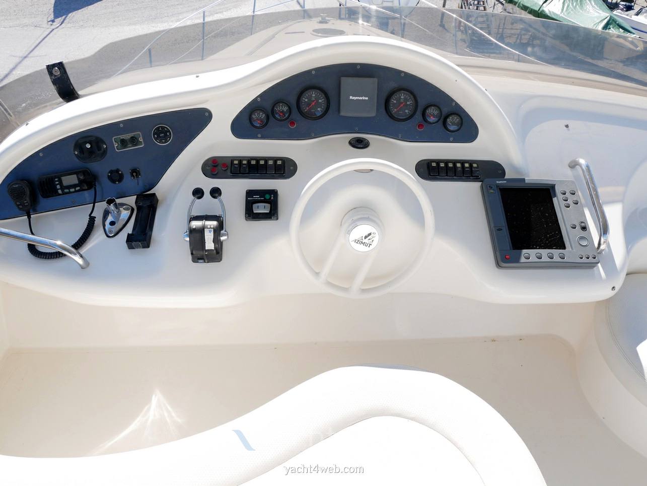 Azimut 46