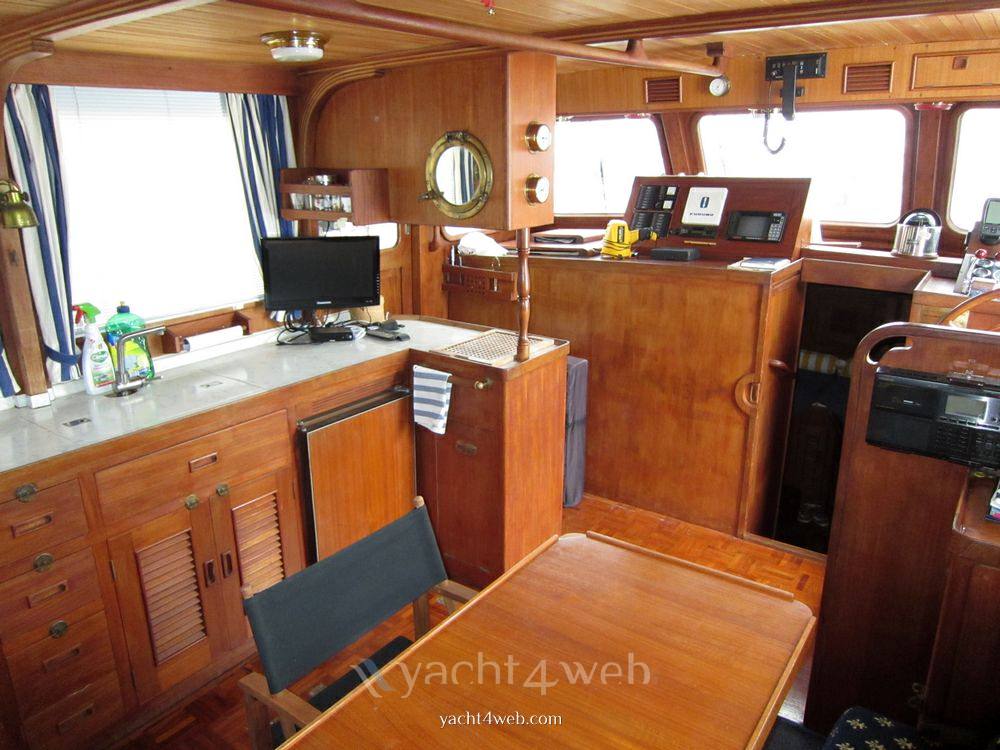 Sconosciuto Ams trawler 40