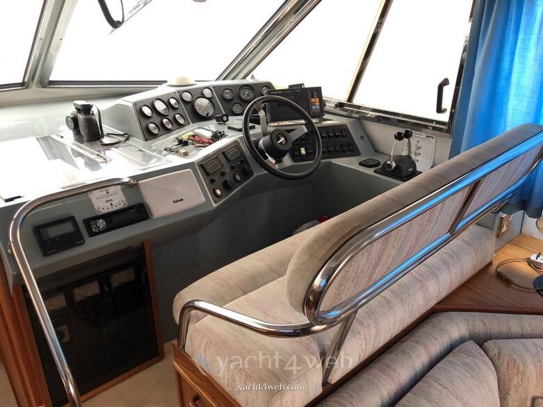 Fairline 43 fly Motorboot gebraucht zum Verkauf