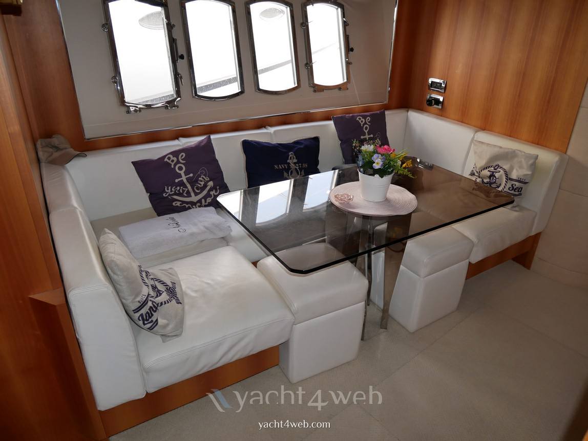 Absolute 56 ht Flybridge