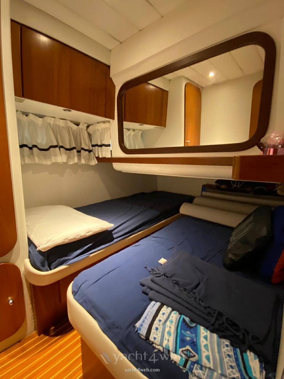 Ferretti S47 barca a motore