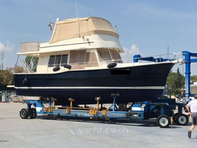 Mainship 400 trawler Flybridge