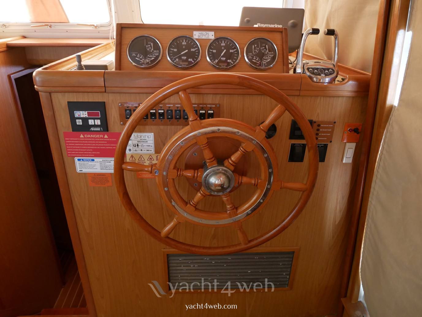 Mainship 400 trawler Flybridge usado