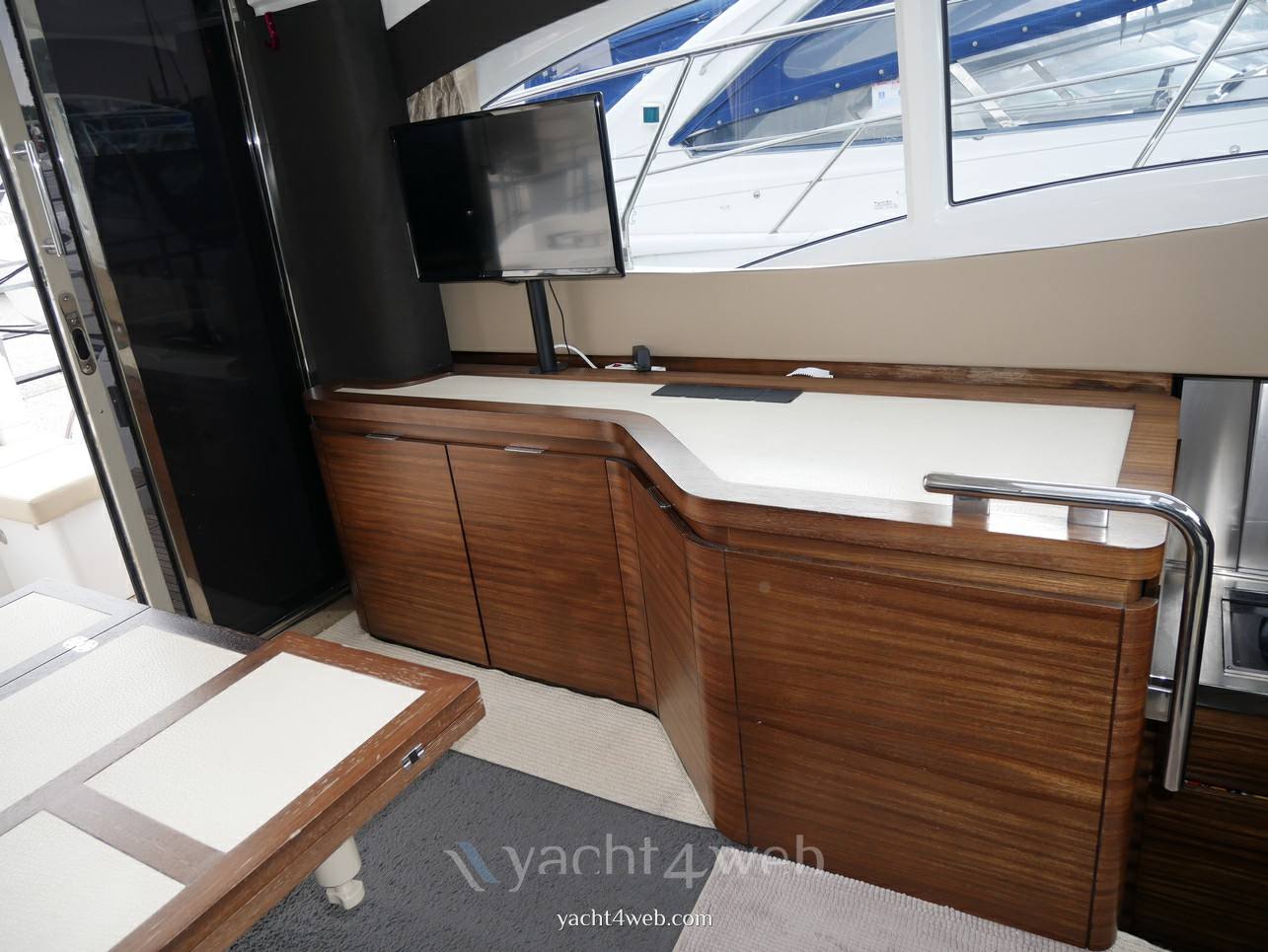 Azimut 40s 驾驶桥楼 使用