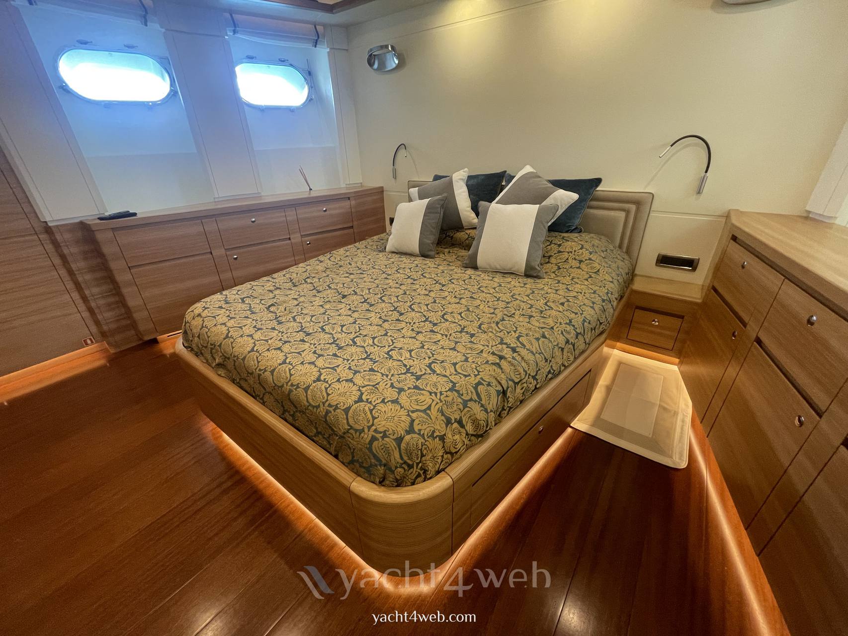 Cantiere delle marche Darwin 86 Barca a motore usata in vendita