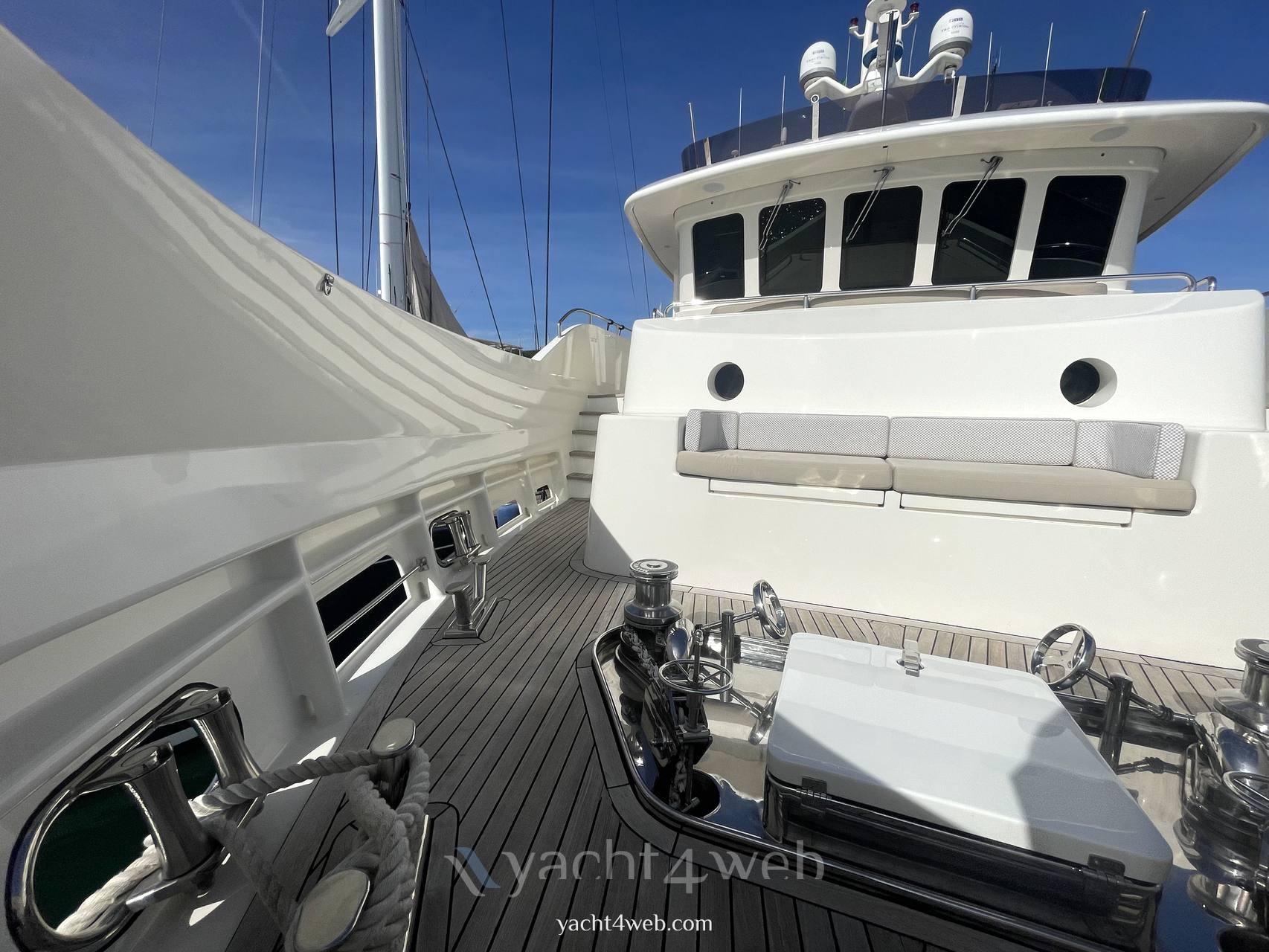 Cantiere delle marche Darwin 86 barca a motore