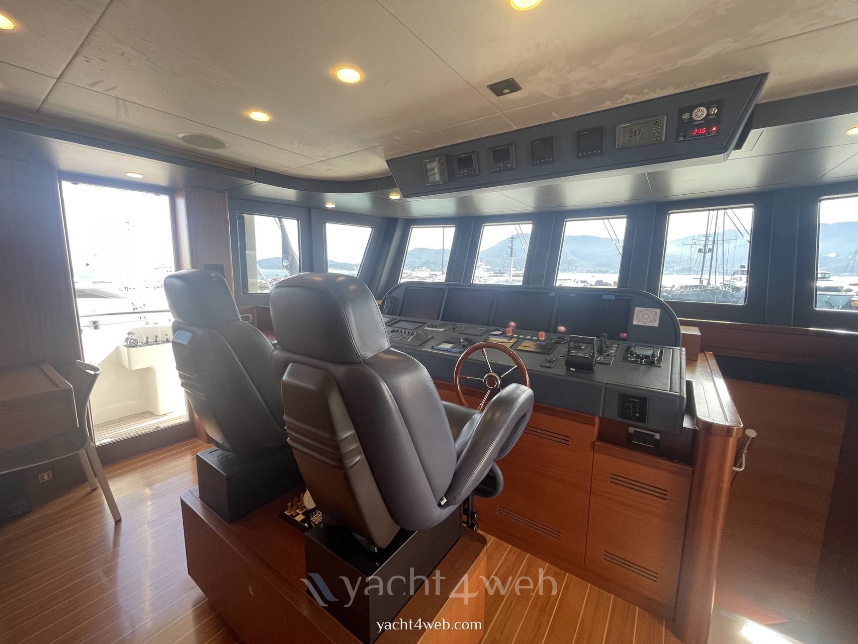 Cantiere delle marche Darwin 86 barca a motore