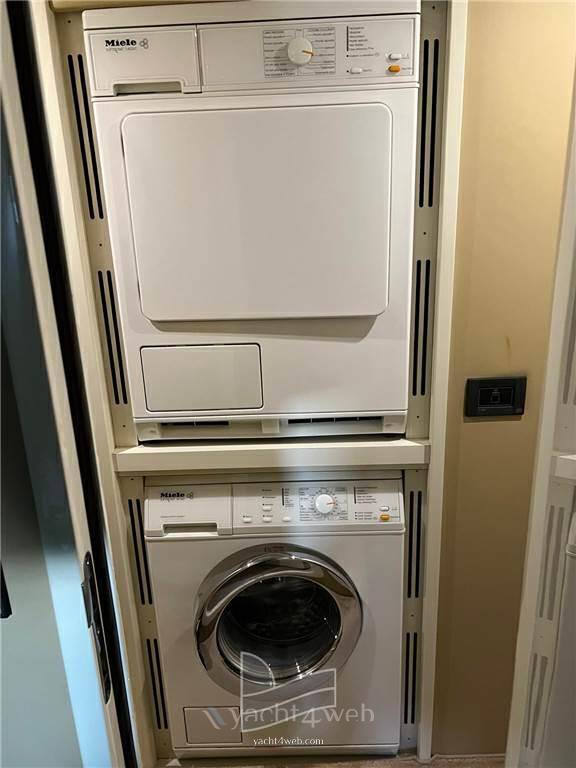 Ferretti yachts Ferretti 761