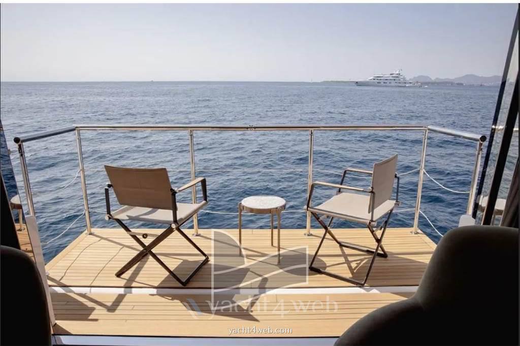 Custom line Navetta 33