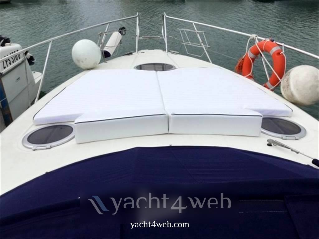 Cranchi Zaffiro 34 Express Cruiser