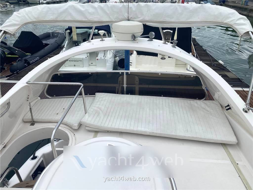 Astondoa As 39 Flybridge usato