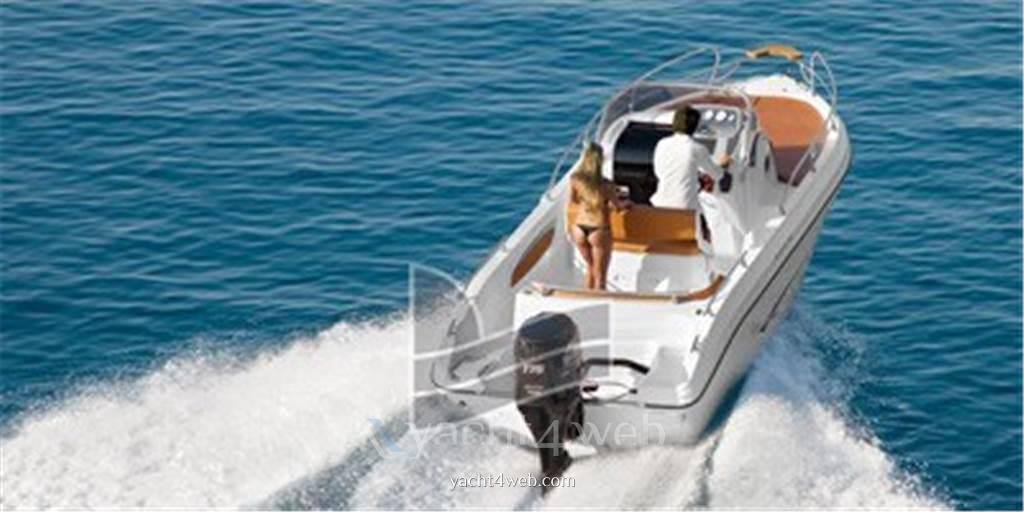 Ranieri international Shadow 22 Motorboot gebraucht zum Verkauf