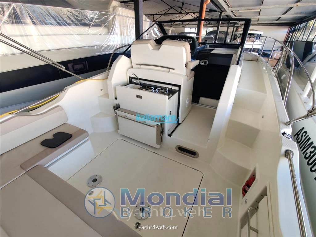 Quicksilver Active 875 sundeck