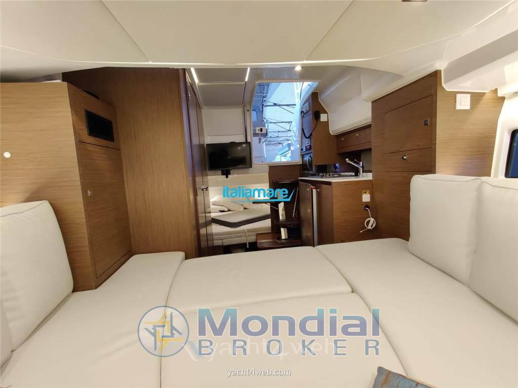 Jeanneau Cap camarat 10.5 wa Barco de motor usado para venta