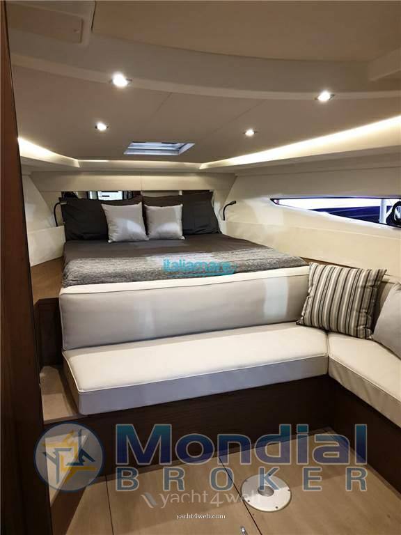 Jeanneau Leader 36 Express cruiser used