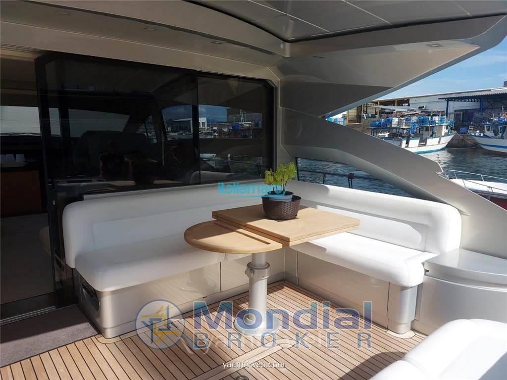 Pershing 64' barco de motor
