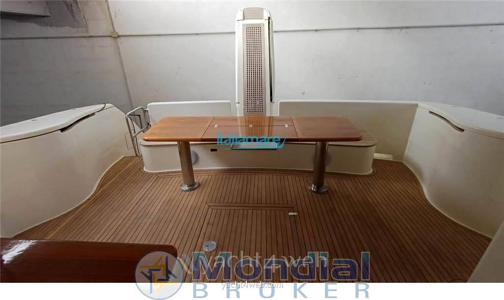 Ferretti yachts Ferretti 592 Barca a motore usata in vendita