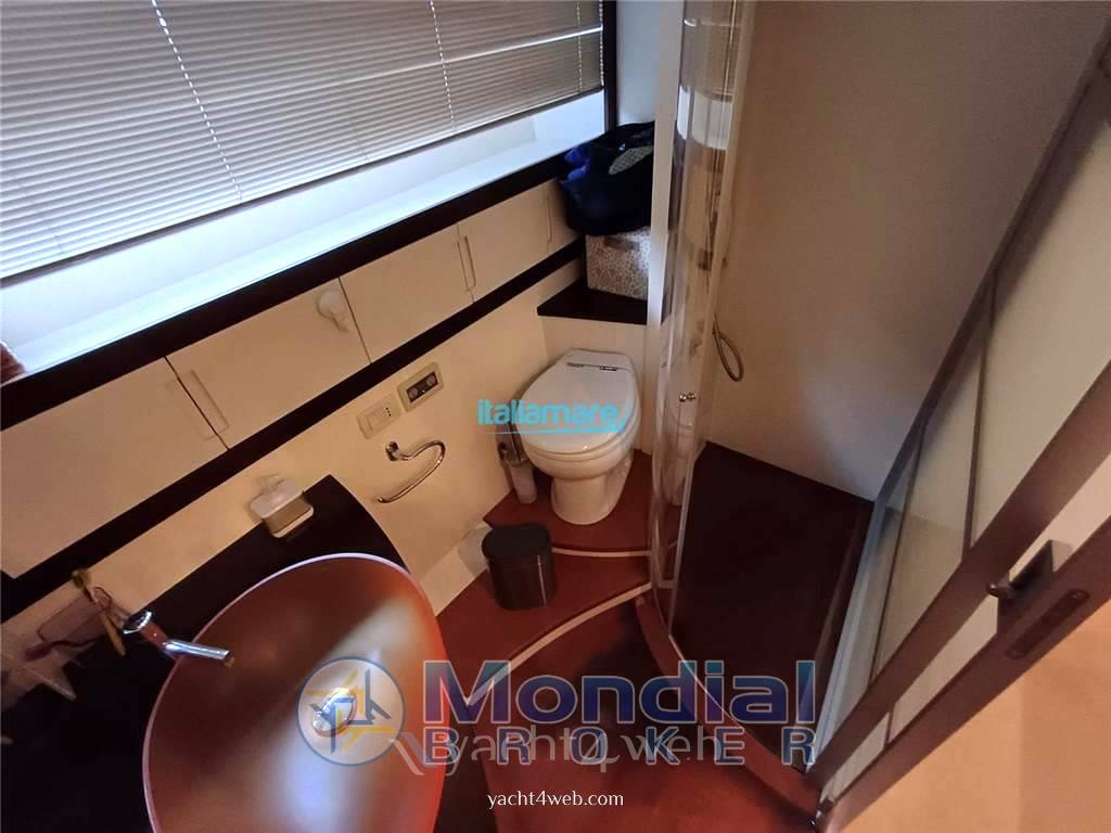 Pershing 56 قارب بمحرك مستعملة للبيع