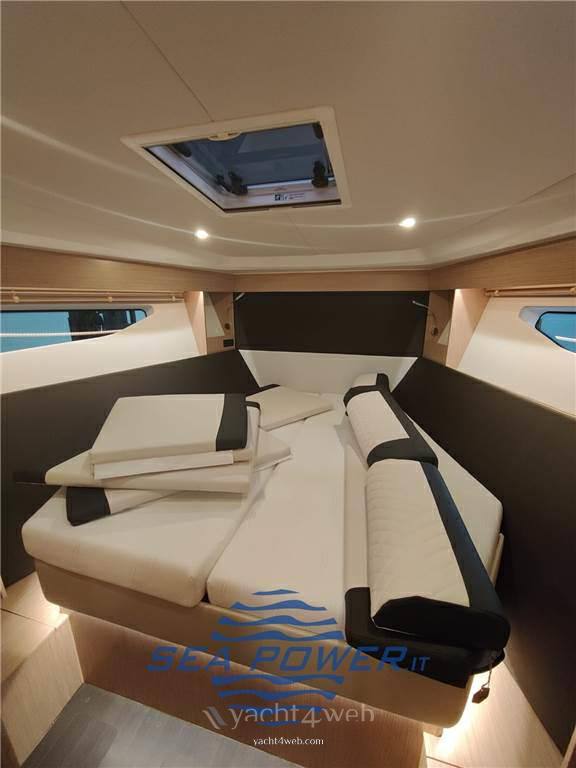 Bavaria Sr 38 open top charter