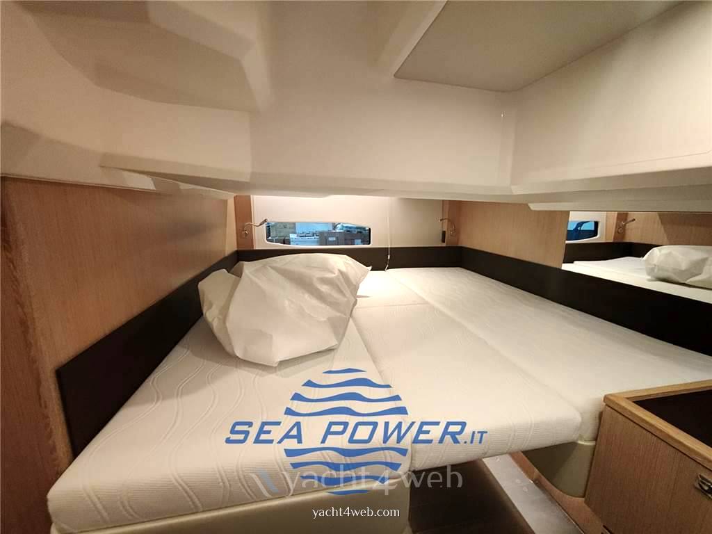 Bavaria Sr 38 open top charter