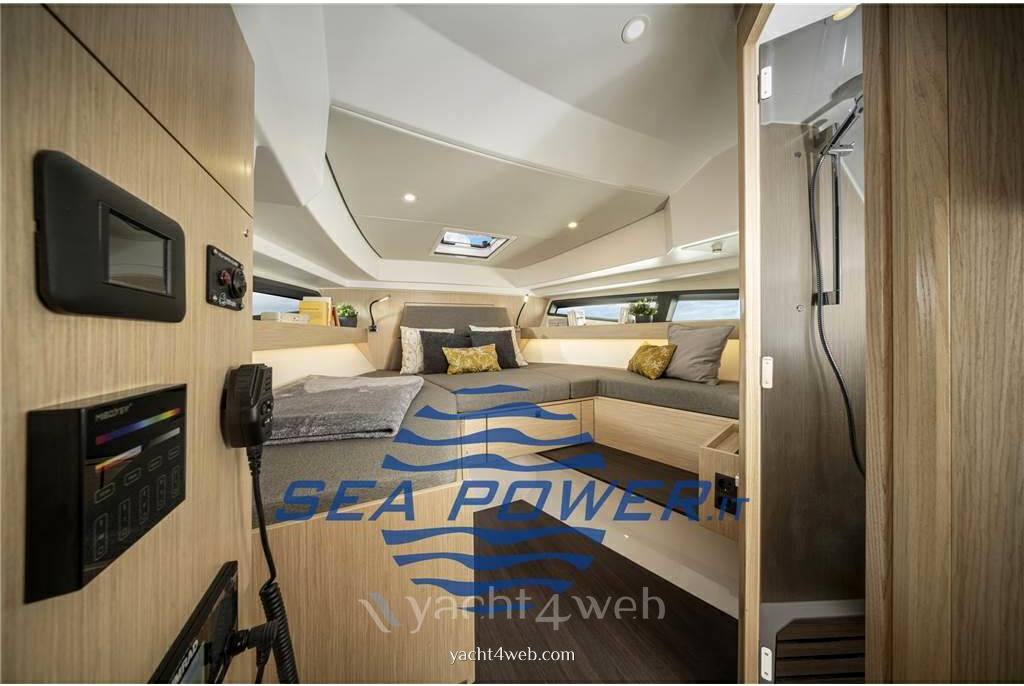 Bavaria Vida 33 hard top