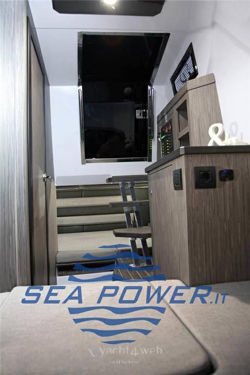 Ranieri international Cayman 35.0 executive charter