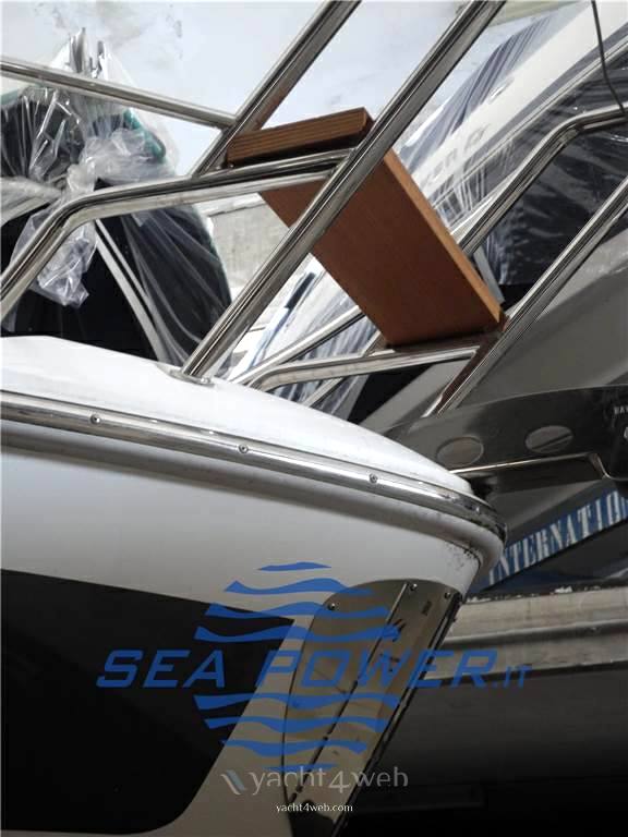 Bavaria S 30 motor boat