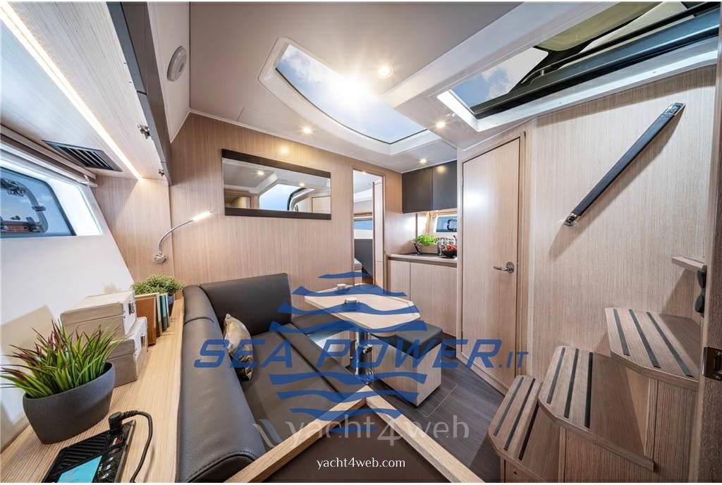 Bavaria Sr 36 open top Motor yacht used