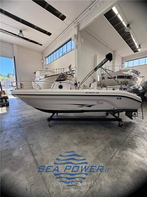 Ranieri cantiere Shadow 19 motor boat