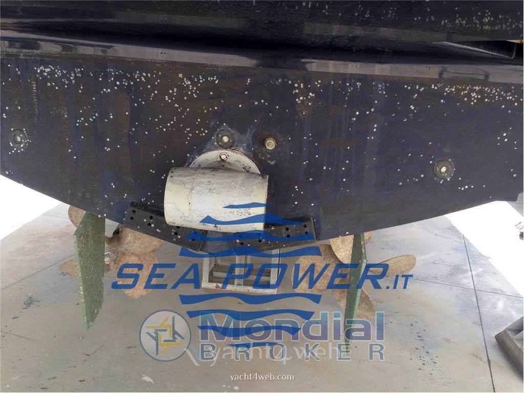 Estensi Goldstar 420 motor boat