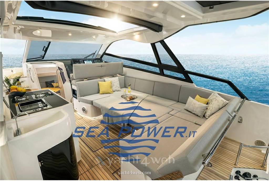 Bavaria Vida 33 hard top bateau à moteur
