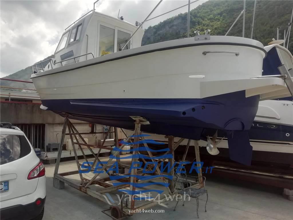 Naval tirrena Gozzo bateau à moteur