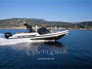 Ranieri international Cayman 35.0 executive charter