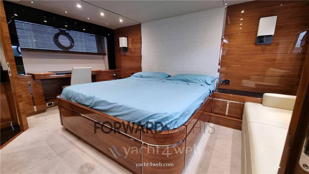 Sunseeker 68 sport yacht