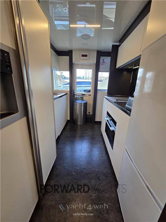 Ferretti yachts 920 
