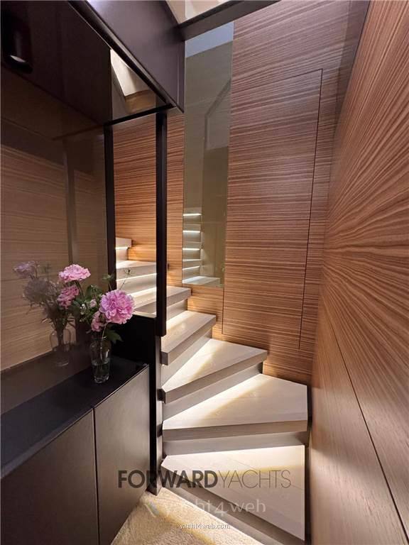 Ferretti yachts 920 Flybridge