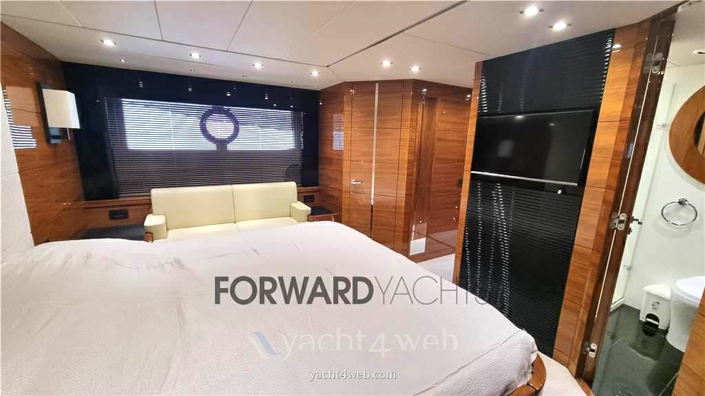 Sunseeker 68 sport yacht 