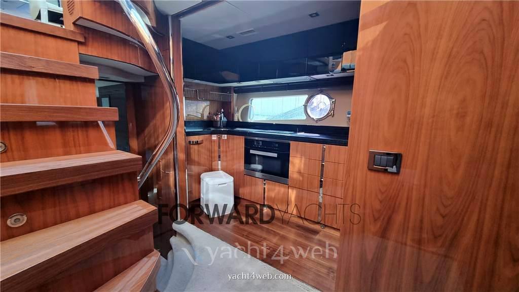 Sunseeker 68 sport yacht 2016