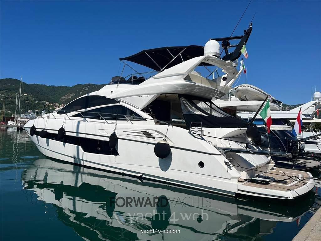 Sunseeker 68 sport yacht Flybridge