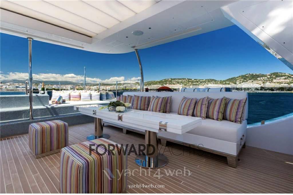 Benetti 93 delfino barca a motore