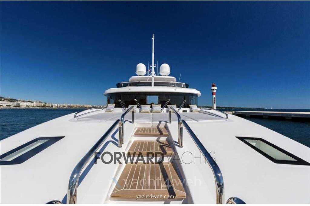 Benetti 93 delfino fotografia