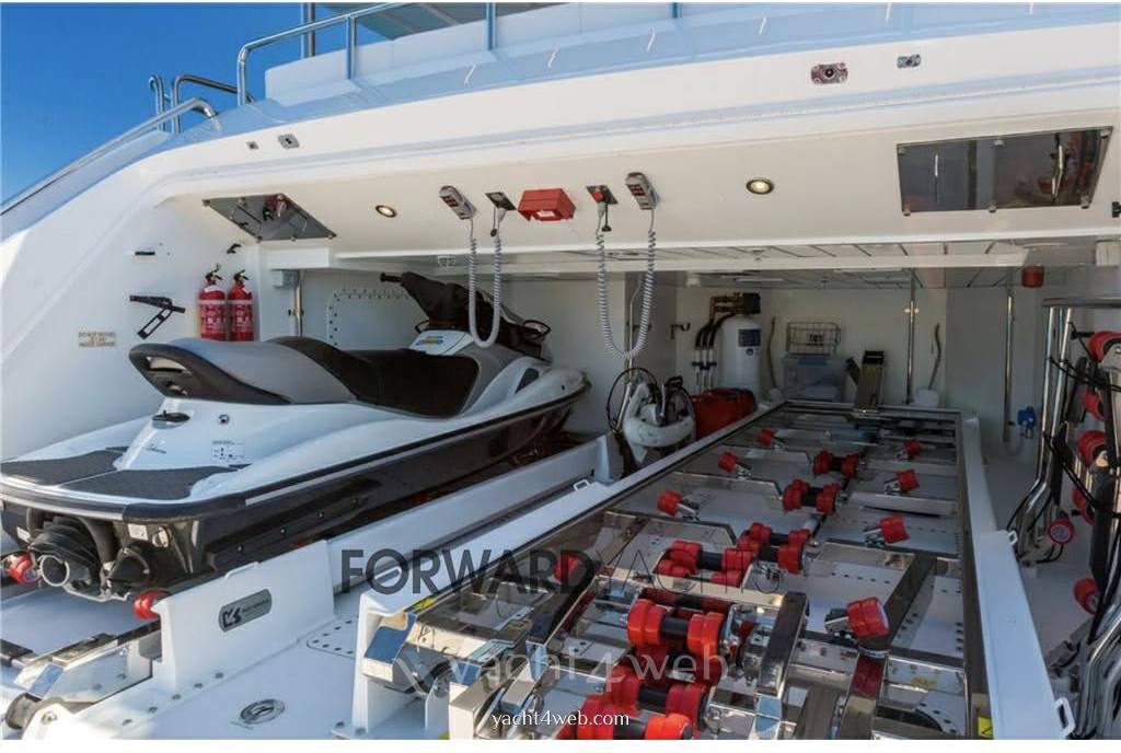 Benetti 93 delfino Barca a motore usata in vendita