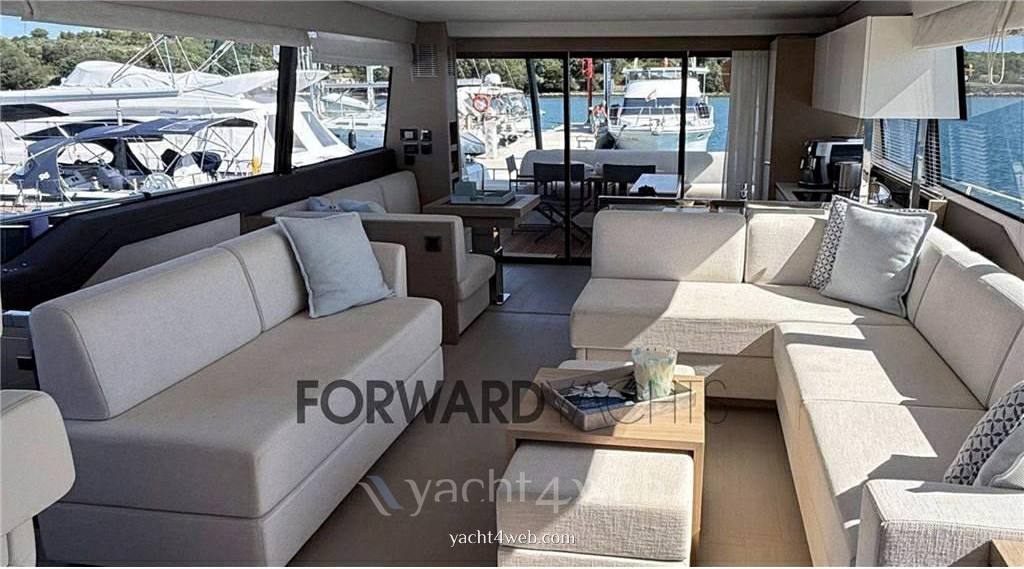 Prestige 680 fly bateau à moteur