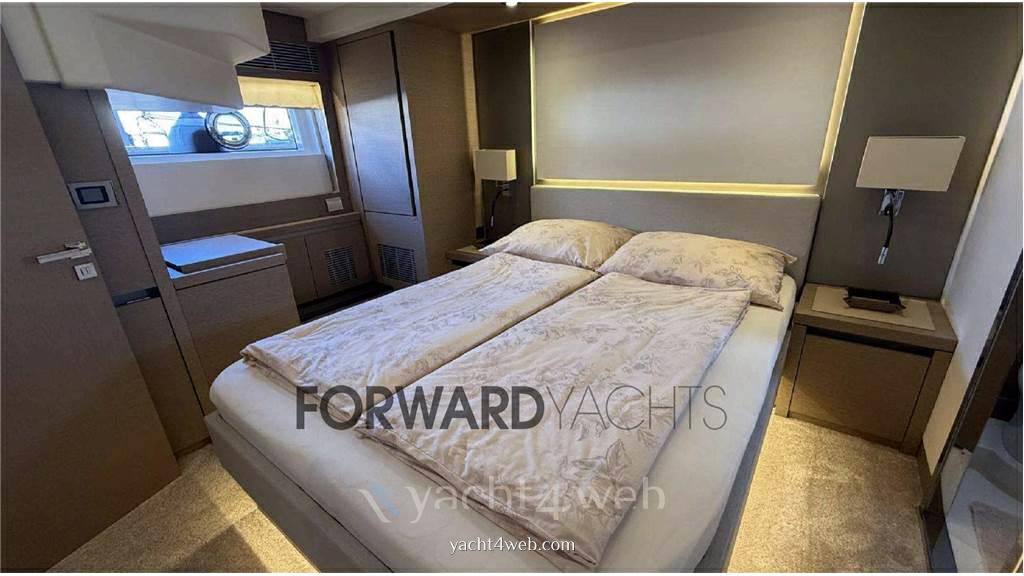 Prestige 680 fly bateau à moteur