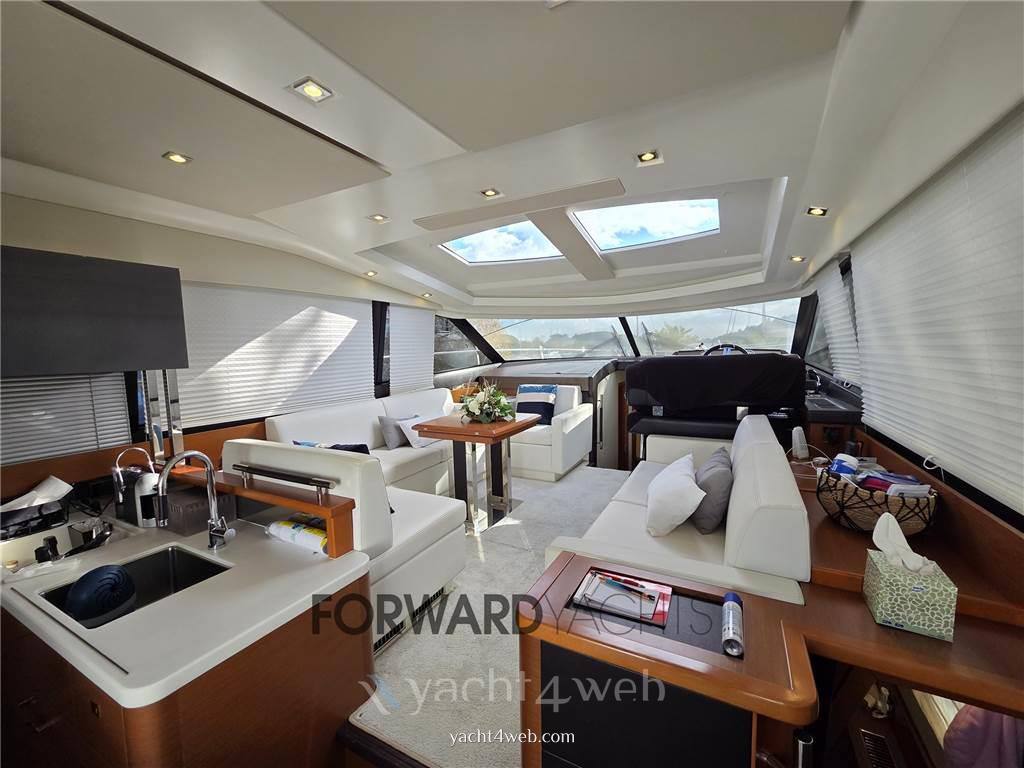 Prestige 500 s bateau à moteur