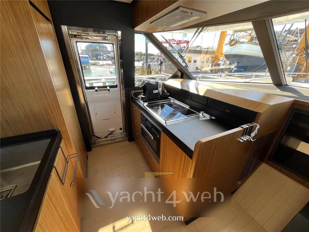 Azimut Magellano 66 Motoryacht verwendet