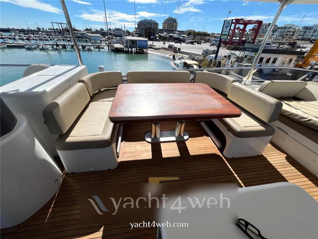 Azimut Magellano 66 Motorboot