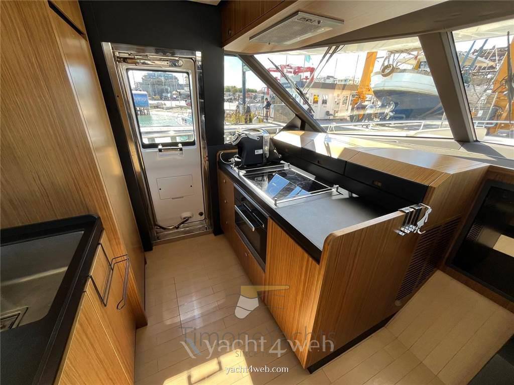 Azimut Magellano 66 Motor yacht used