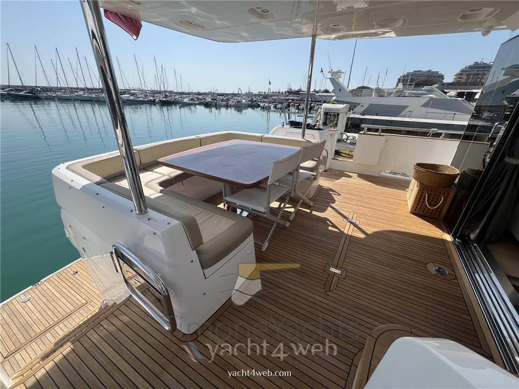 Azimut Magellano 66 2017