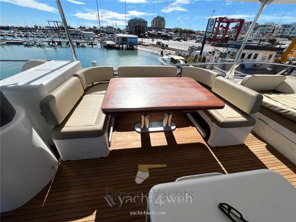 Azimut Magellano 66 motor boat